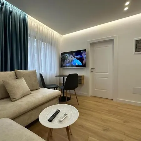 Come&recome * Tirana