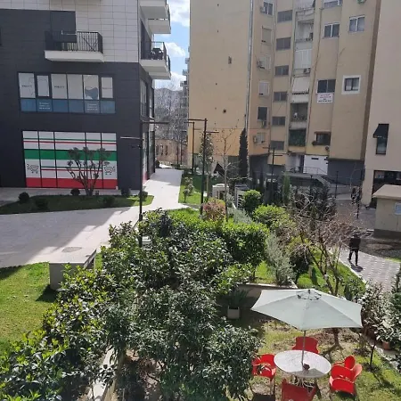 Come&recome Lägenhet Tirana